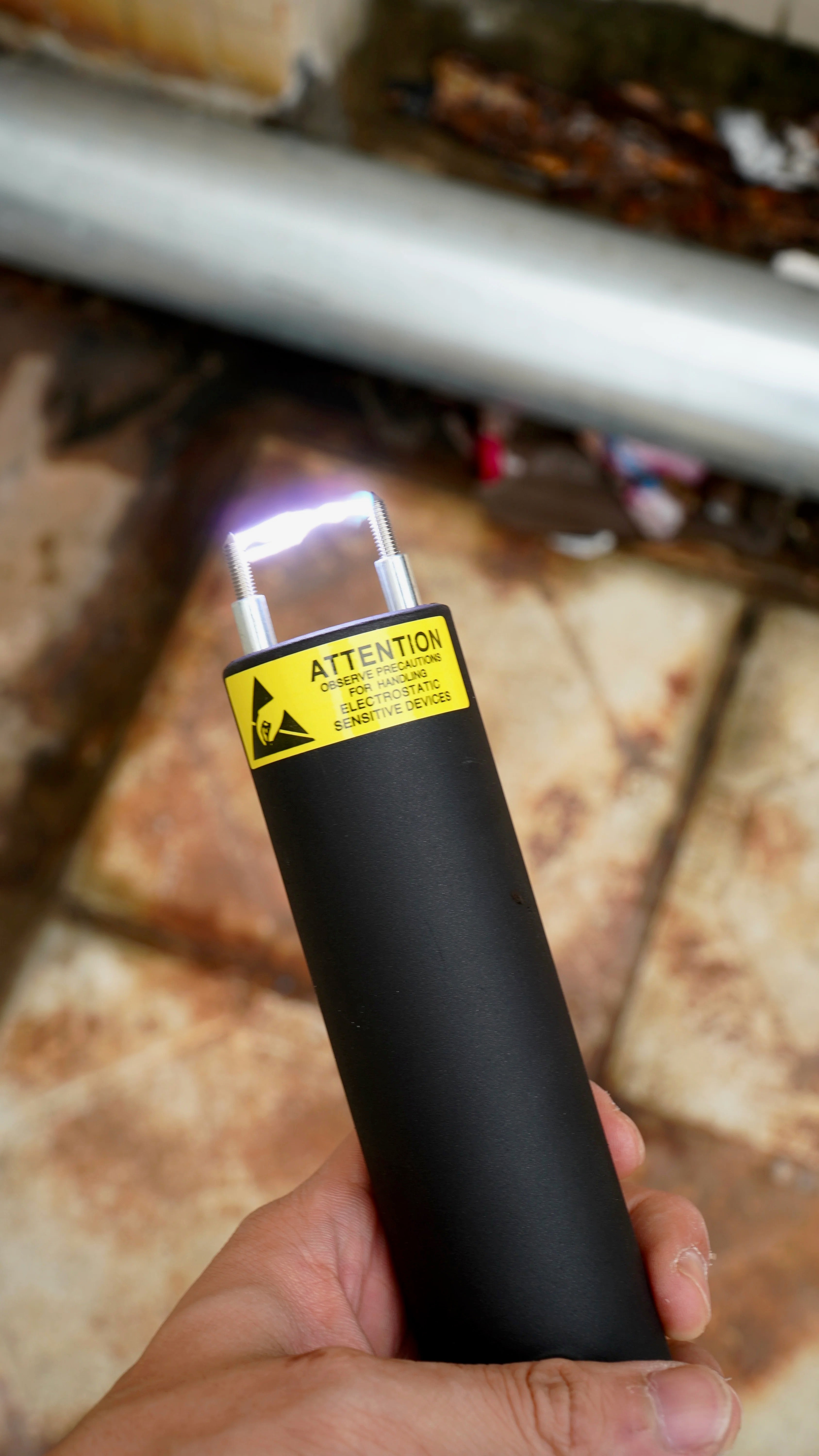 ZAPOTRON R102 – High-Power Rechargeable Tactical Flashlight (300W Equiv.)